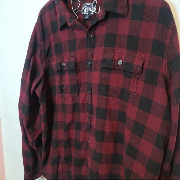 G.H. Bass & Co. Dark Red Checkered Button Up Shirt Size XL - Picture 3 of 8
